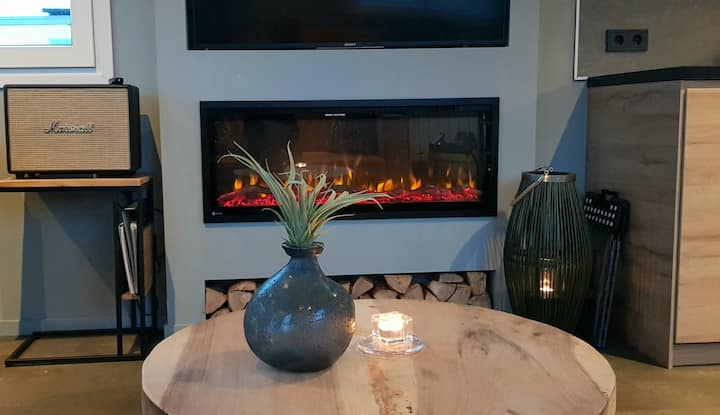 Poellodge, Luxe Houseboot Met Zonnig Terras - Aalsmeer