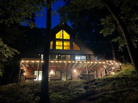 Talihaven: 2 miles from Nordic Mountain! Sleeps 14