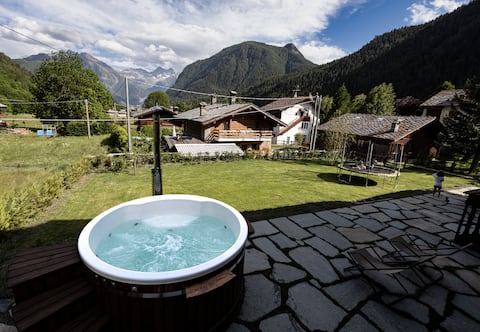 Luxury Chalet between Brusson and Champoluc