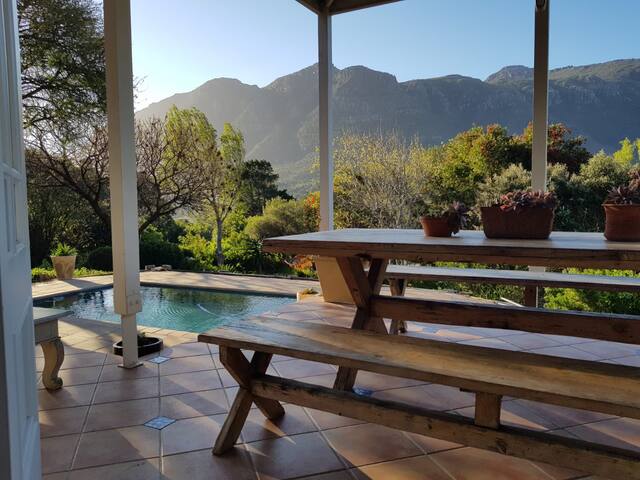 Mountain escape in the heart of Hout Bay. gallery image 3
