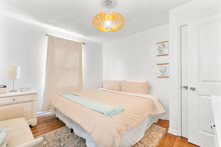 Hlavná spálňa - veľká manželská posteľ 