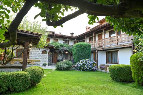 Traditional Style House in Bansko