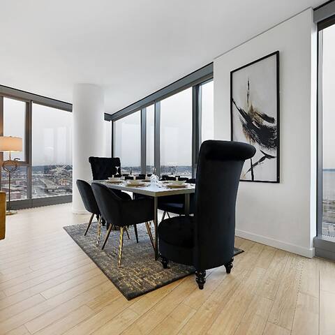 Luxury Apartment King Bed & Excellent Views gallery image 5