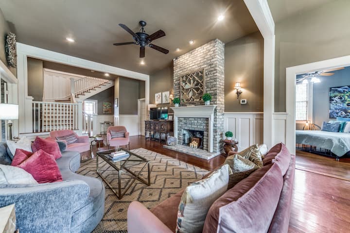Charming, Historic Home /  Sleeps 7 - Boerne