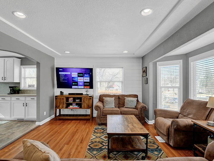 ☆Hillside Haven☆ Hot Tub┃fire Pit┃dog Run - Colorado Springs, CO