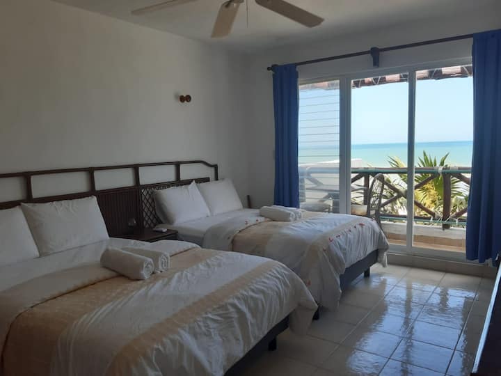 双人房，可欣赏海景，卫生间在房间外面（上层） 