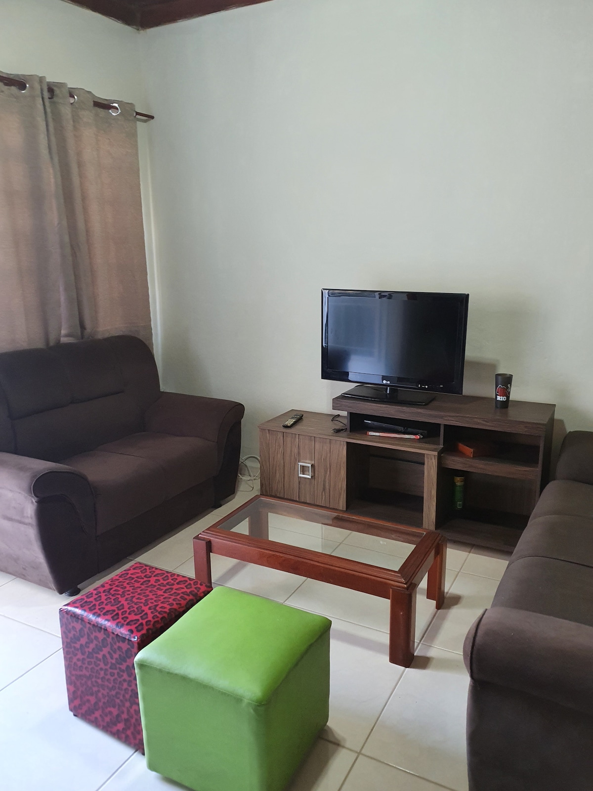 Airbnb em destaque: Entire home, quiet neighborhood, good location em Guaratinguetá