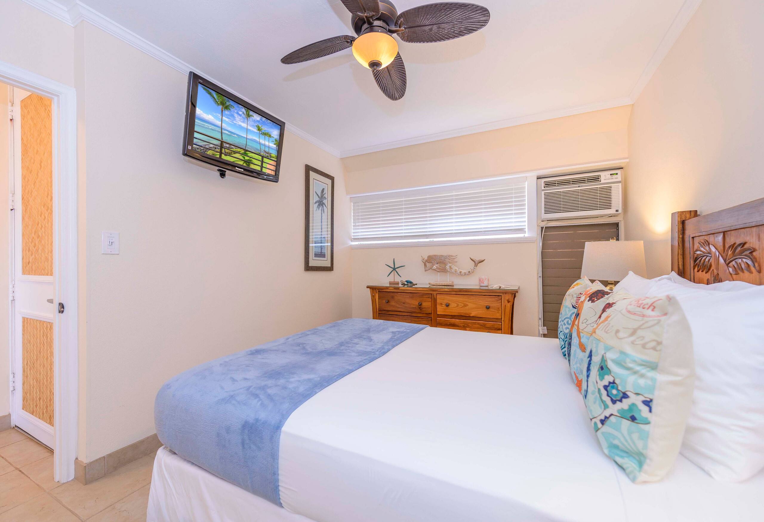 Condo in Lahaina · ★4.89 · 1 bedroom · 3 beds · 1 bath - Image 15