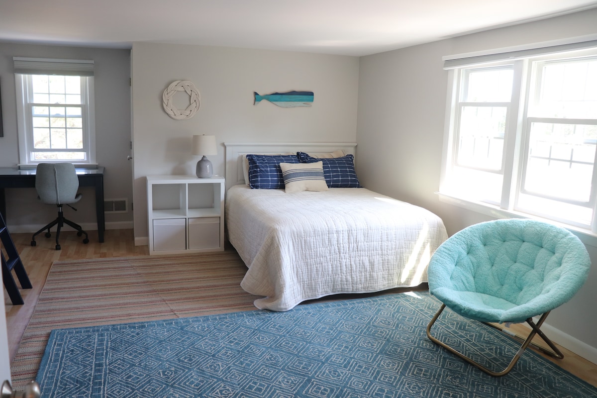 غرفة نوم 4. سرير كوين وسرير بطابقين. 