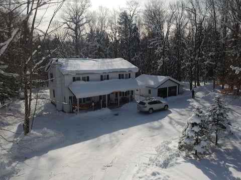 Brock's Place "Renovated Adirondack Getaway"