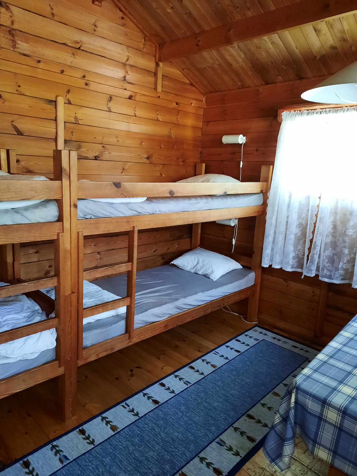 เตียงสองชั้นในคอทเทจ 4 เตียง