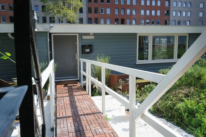 Houseboat near city center