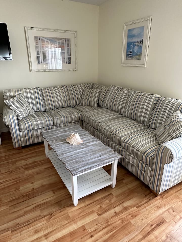 Oceanfront Condo Sleeps 6 W/heated Pool - Ocean City, NJ