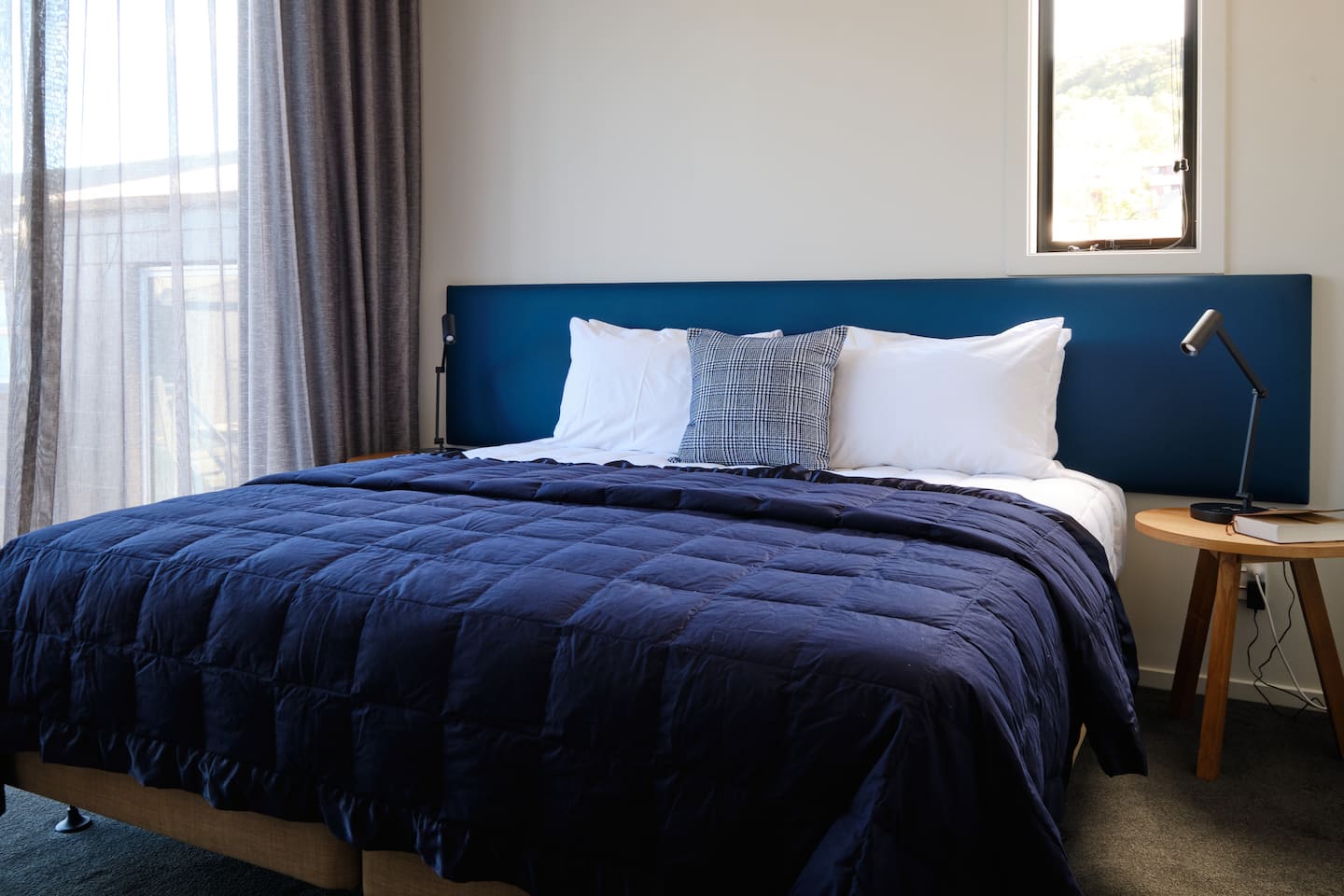 Beautiful Two-bedroom Apartment 5