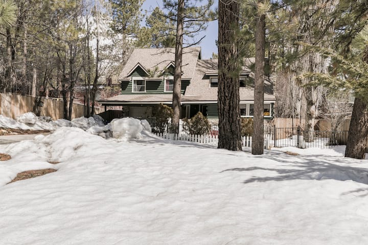 Our Cozy Cabin Is Close To The Lake And Village! - Big Bear Lake
