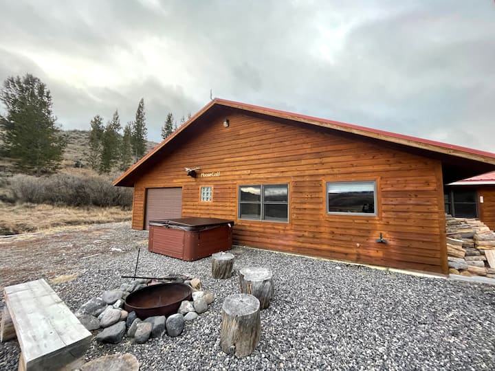 Moose Cabin * Near Yellowstone * Private Hot Tub Cabins for Rent in