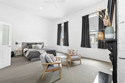 So Central! 3 Bedroom Apartment