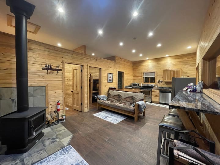 Deer Cabin * Yellowstone/Forest * Private Hot Tub