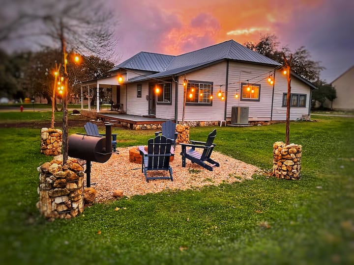 Downtown Leakey Rental Raymonds' House Houses for Rent in Leakey