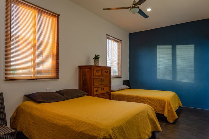 غرفة النوم 2