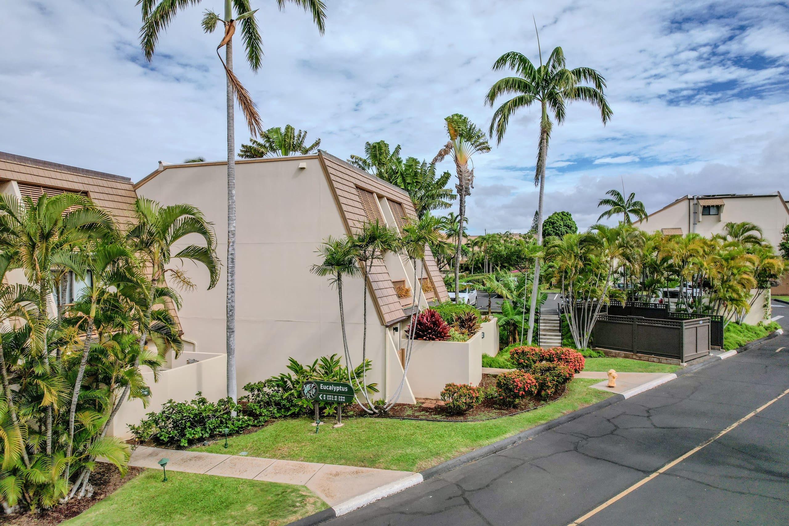 Condo in Kihei · ★4.82 · 1 bedroom · 2 beds · 2 baths - Image 32