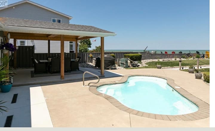 Waterfront Cottage | Private Pool |Lakeshore