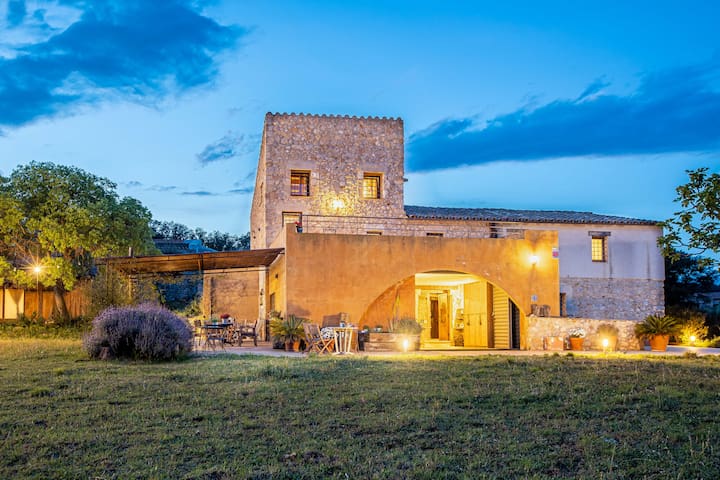 Masía preciosa para 20 personas