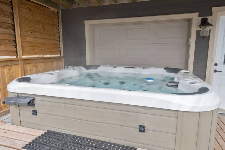 Tidal Bay Chalet -ocean view*hot tub*games room gallery image 3