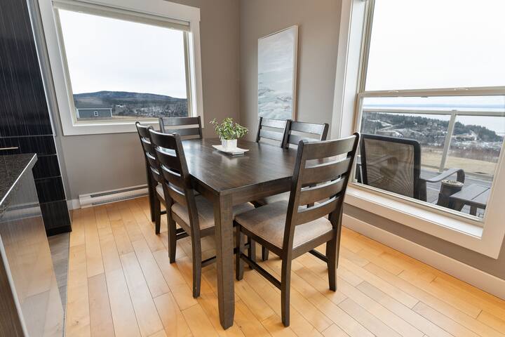 Tidal Bay Chalet -ocean view*hot tub*games room gallery image 5