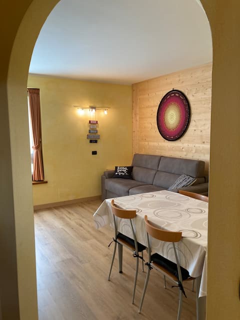 Popular Airbnb listing: Bait dal Lumina "yellow apartment" - Livigno in Livigno