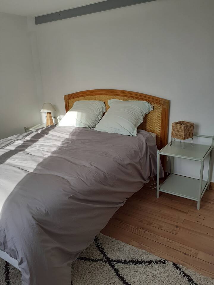 卧室1
床140 x 190