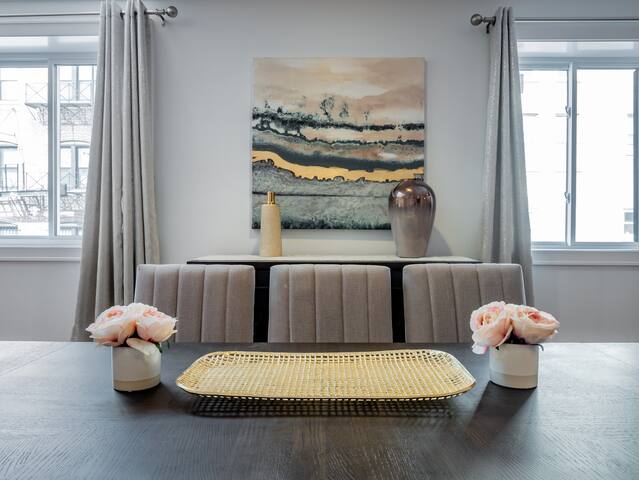 Wicker Park : Stylish Comfort Meets Urban Ease gallery image 2