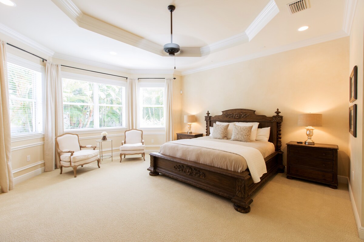 ห้องนอนใหญ่มีพื้นที่กว้างขวาง