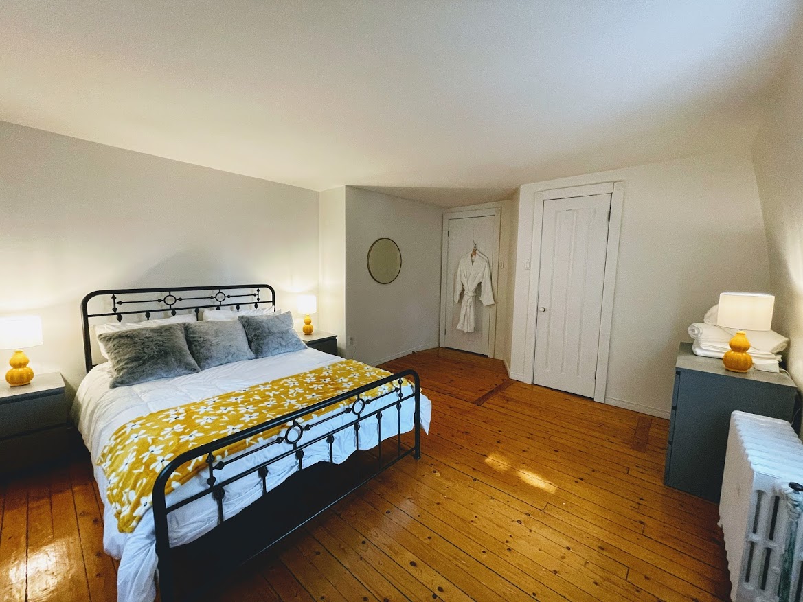 ห้องนอนที่สอง (เตียงควีนไซส์)