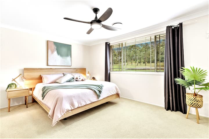 Bedroom/ second level/King/ensuite.