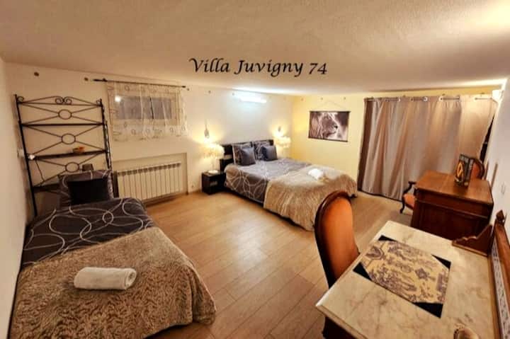 חדר שינה 7, מיטה בגודל ‎ 160x200 ומיטת יחיד.

חדר שינה 7, מיטות קווין סייז ומיטות יחיד.