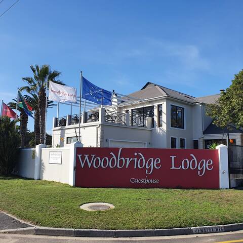 Woodbridge Lodge Self-catering loft apartment