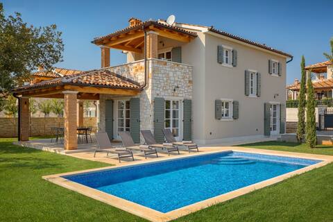 Villa Petra- fully equipped for relaxing holiday.