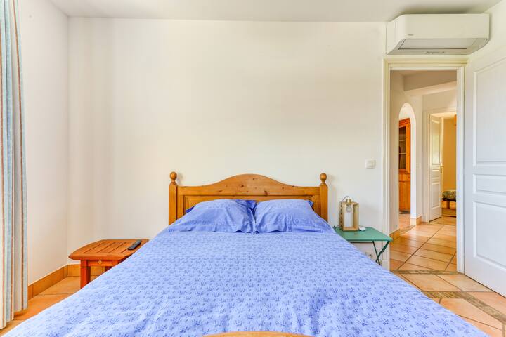 განათებულია 160 წელს