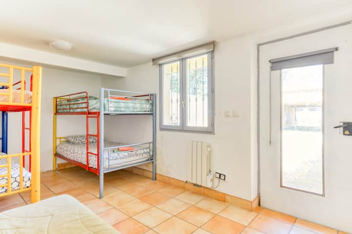 მხოლოდ ერთი ორადგილიანი საწოლი