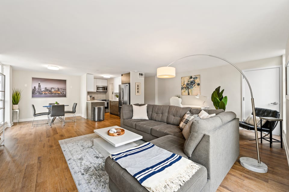 Downtown Chicago Condo Vacation Rentals | Airbnb