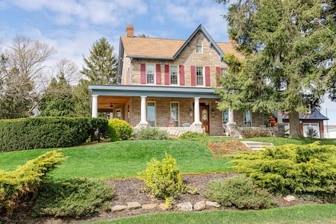 Hathaway House- 6BR Home Great for Families!