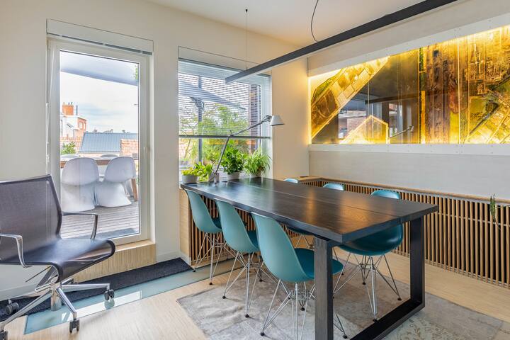 “Desk till Dawn” gallery image 4