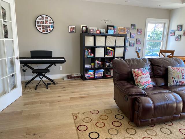 Bay and ocean views in Monterey Heights gallery image 5