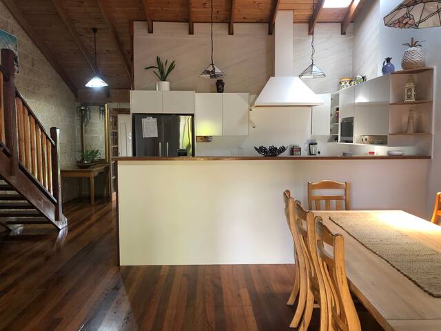 Sandy Beach House gallery image 4