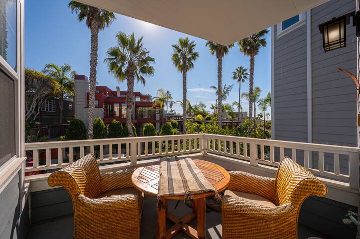 La Jolla Beach Home Wind and Sea gallery image 2