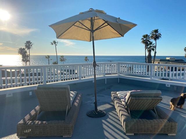 La Jolla Beach Home Wind and Sea