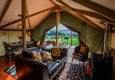 Top performing Airbnb: Sublime & Tranquil Eco Safari Lodge with HotTub in Worcestershire