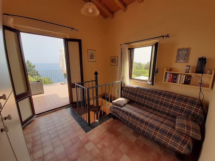 chumba cha kulala kwenye ghorofa ya 1 kilicho na kitanda cha sofa mbili