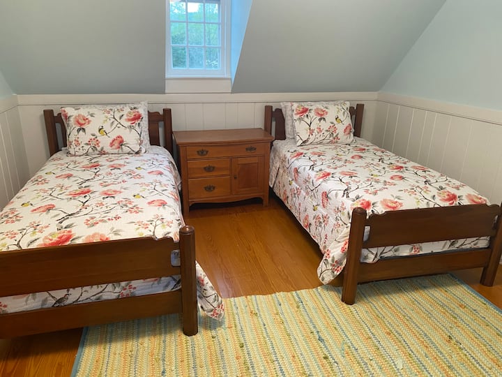 Fourth Bedroom, twin beds